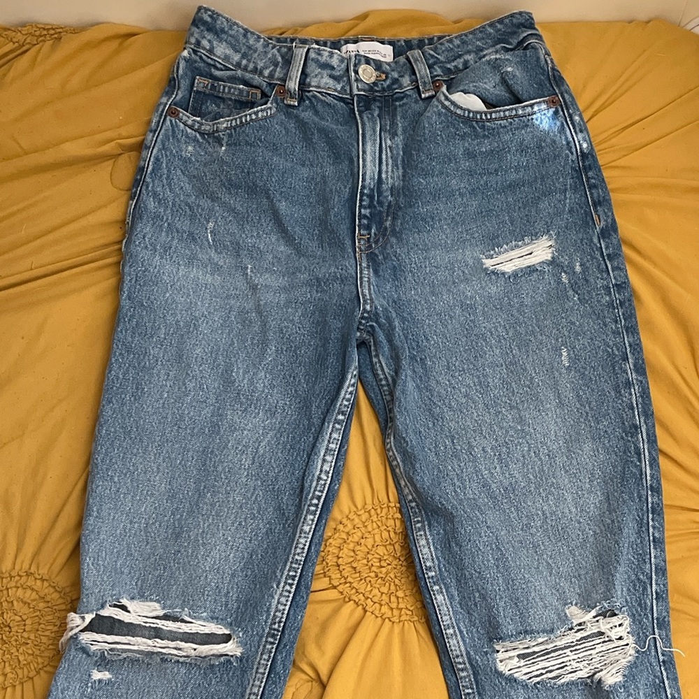 zara ripped mom jeans
